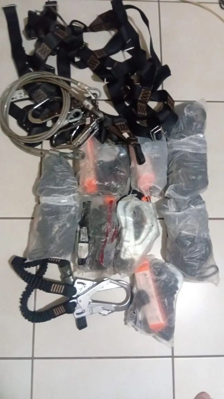 CINTO DE SEGURANÇA PARAQUEDISTA COM TALABARTEKit de Segurança para Trabalho em Altura