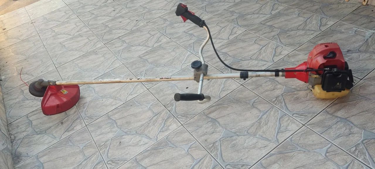 Roçadeira kawashima 