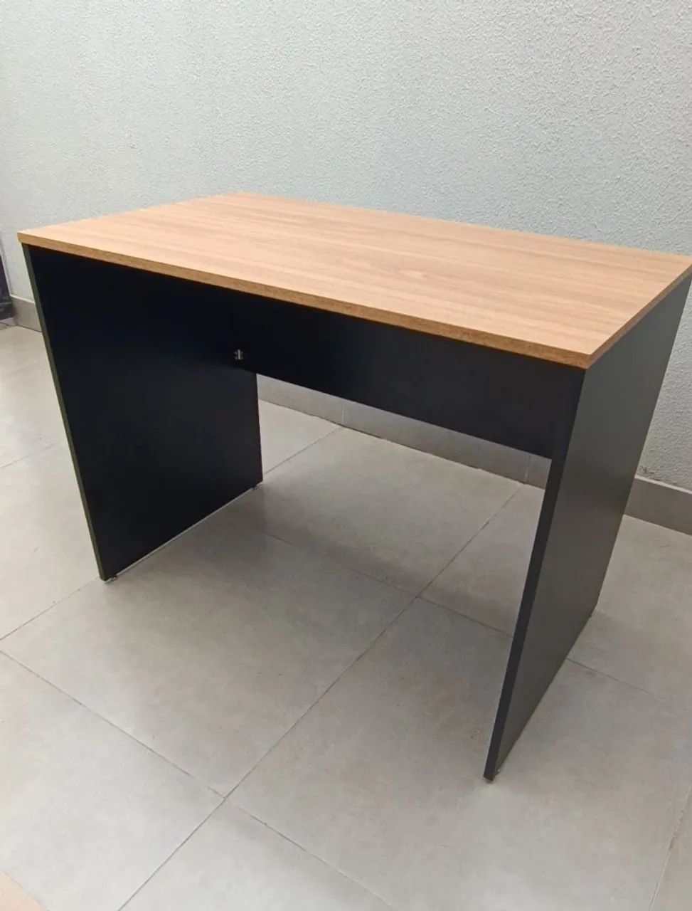 Escrivaninha de estudo Nova 1.27m x 53cm - Entrego