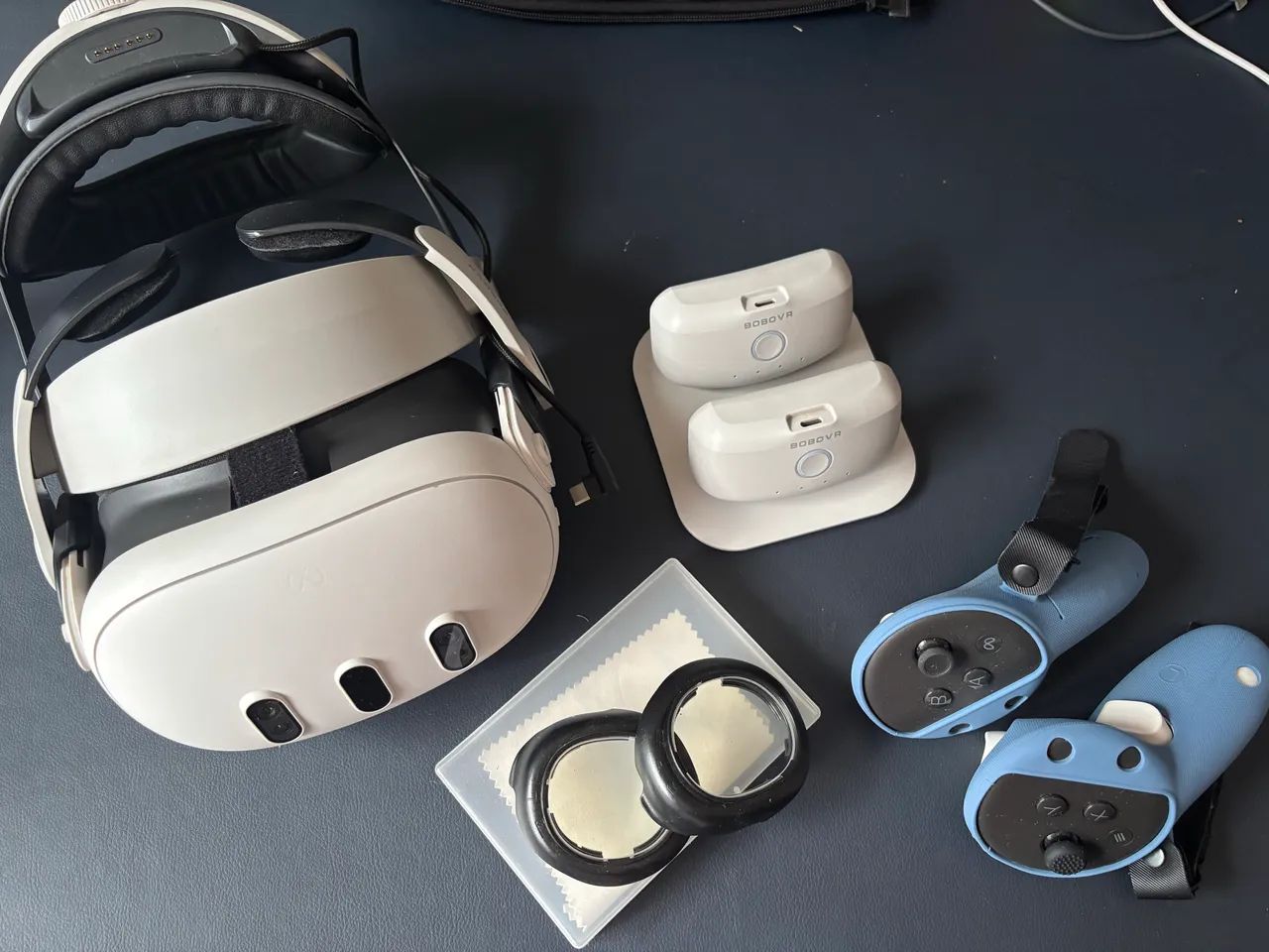 Meta Quest 3 128 GB + Kit BoboVR + Acessórios - Semi-novo! - Peças