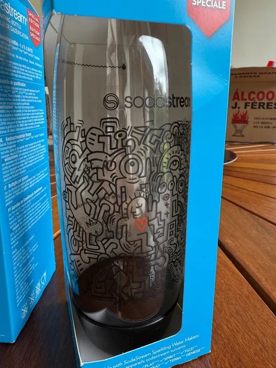 Garrafa 1L SodaStream de Gaseificação Água Doodle Style Preto - Foto 2