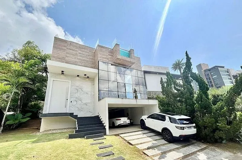 Casa 700 m², 4 Dormitórios (3 Suítes) - Itajaí-SC