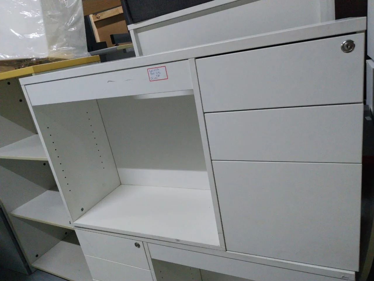 Armário Balcão de Escritório Branco com Gaveteiro
