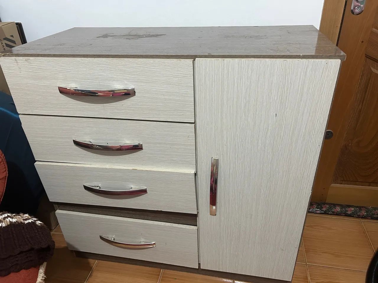 Cômoda 4 gavetas e 1 sapateira 