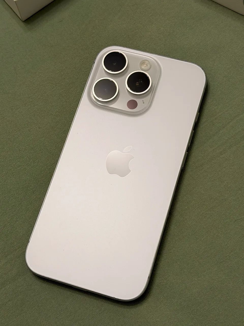iPhone 16 Pro 256GB Tintânio Branco - Foto 3