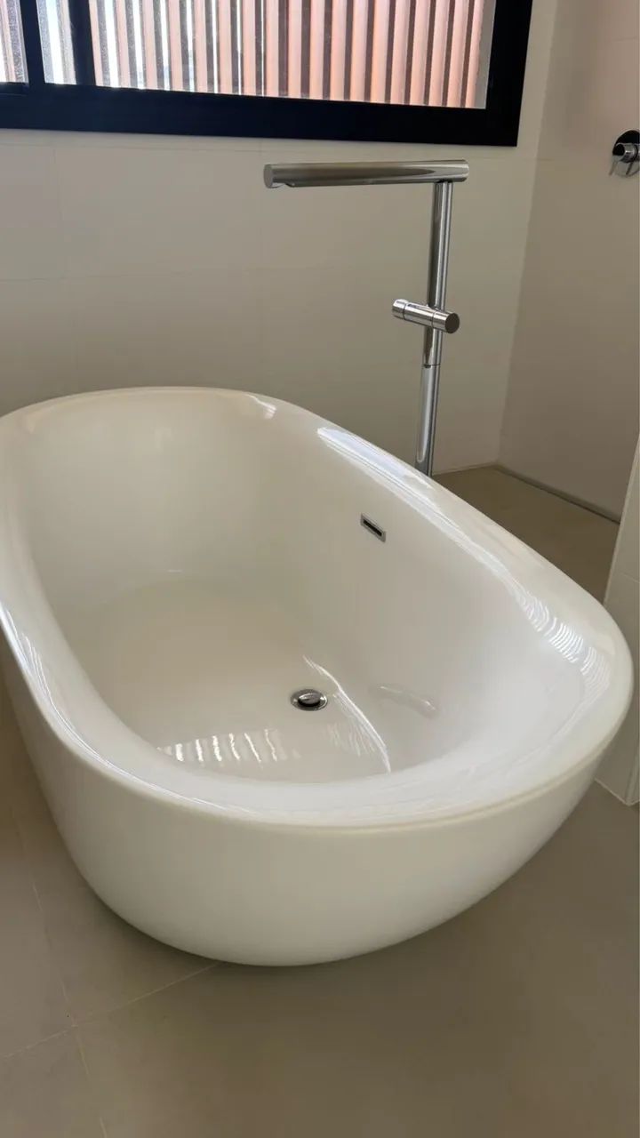 Banheira de Imersão Contemporânea Ibiza Baumê
