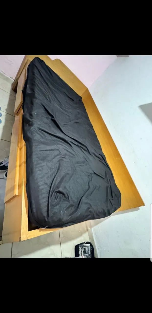 Cama de madeira com 2 gavetas - Foto 2