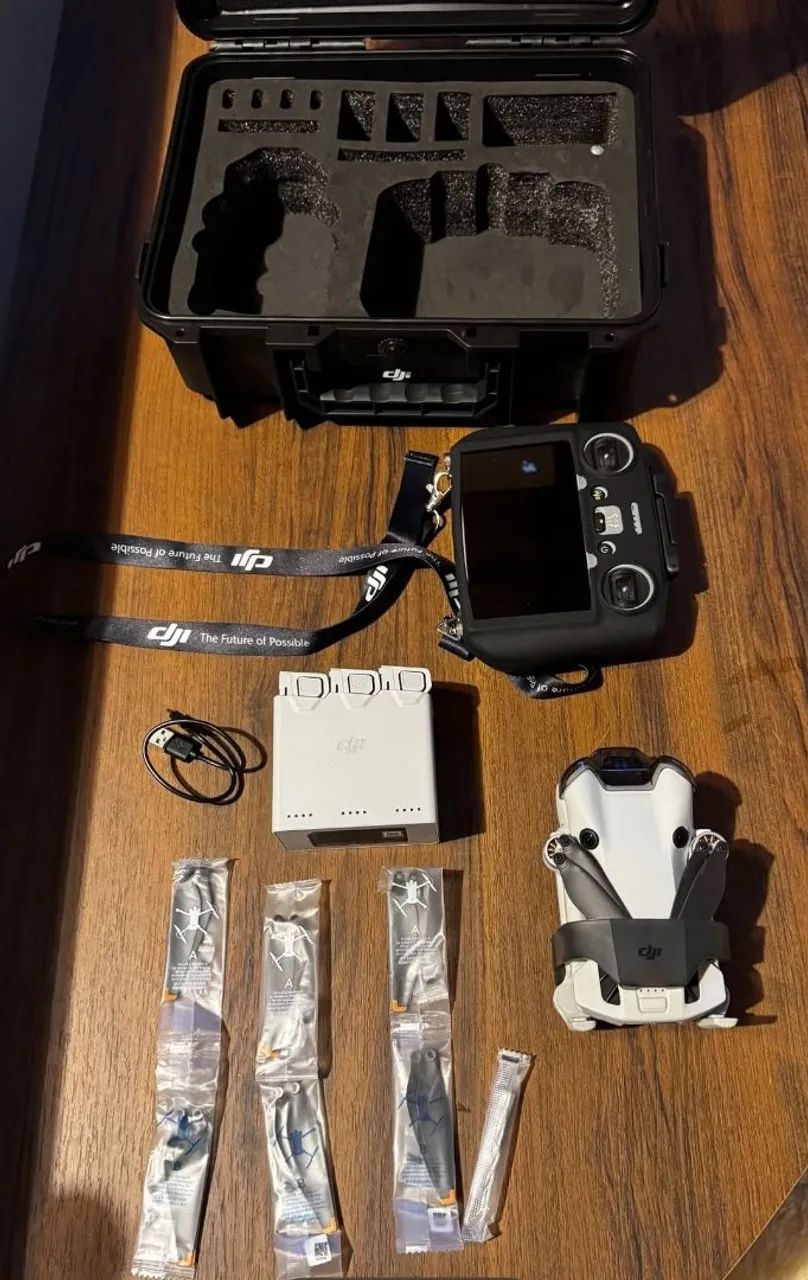 Drone DJI Mini 4 Pro Fly More Combo - Foto 4