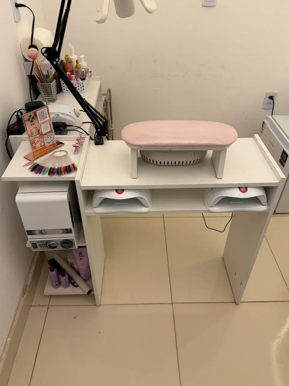 Mesa pra studio de unhas Lash 