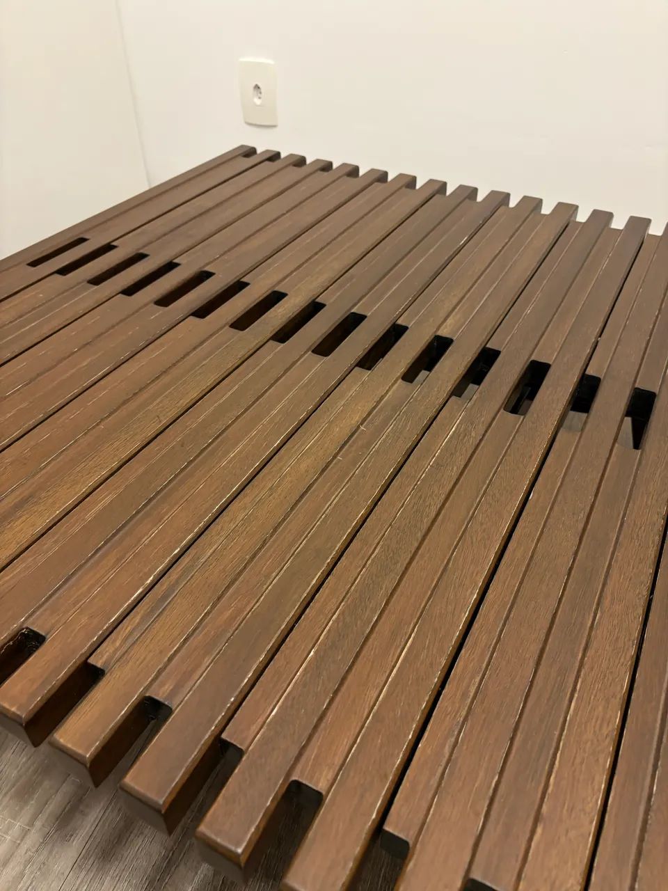Mesa de Centro Saccaro Ayty em Madeira Maciça - Design Roque Frizzo - Foto 2