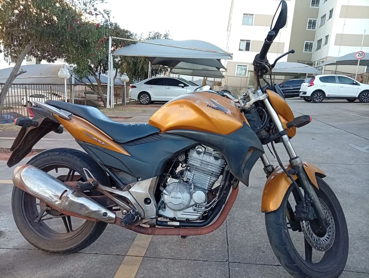 Honda Cb 300 - Foto 4