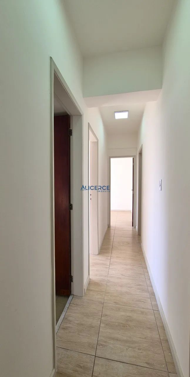 Apartamento à venda com 03 quartos, elevador e garagem no Centro. - Foto 4
