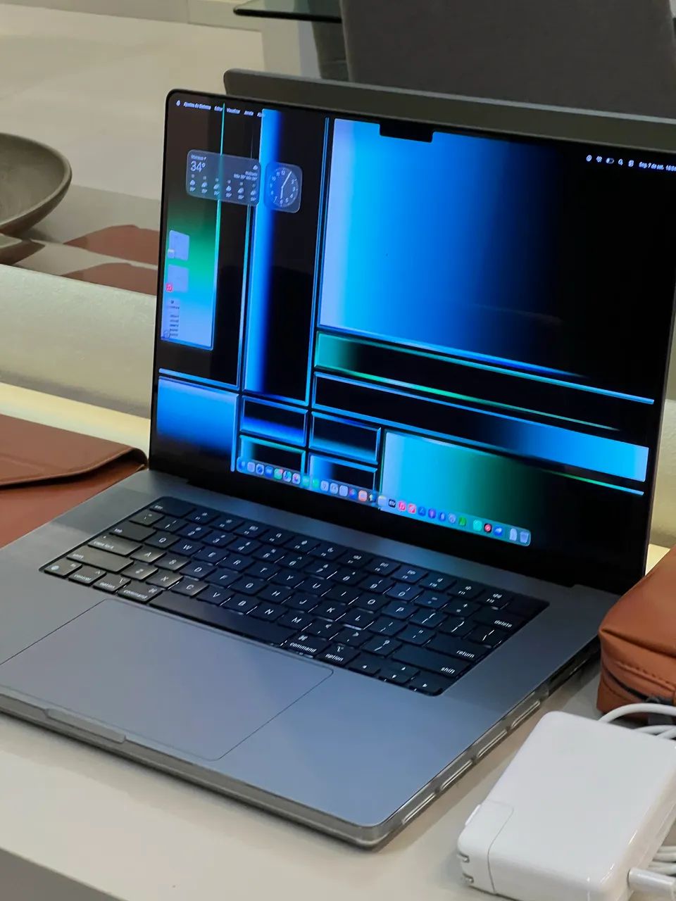 MACBOOK PRO 16 M1 Pro impecável com acessórios - Notebooks