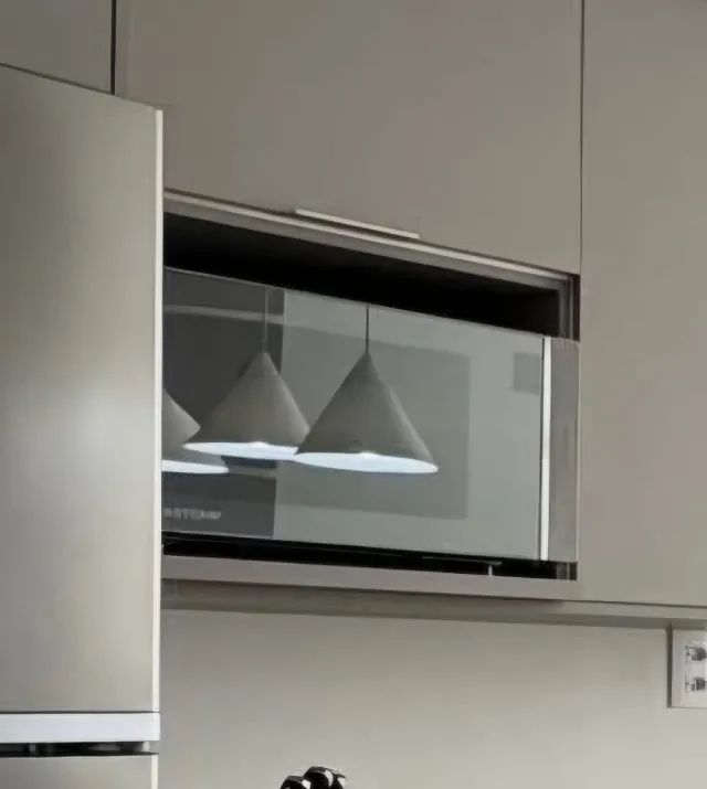 Micro-ondas Brastemp 32L Inox Espelhado - Painel LCD Integrado