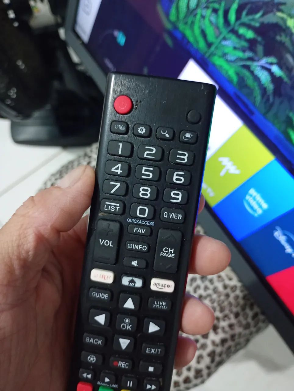 Vendo uma TV smart 32 polegadas com wi-fi Netflix YouTube Disney HBO Globo  - Foto 2