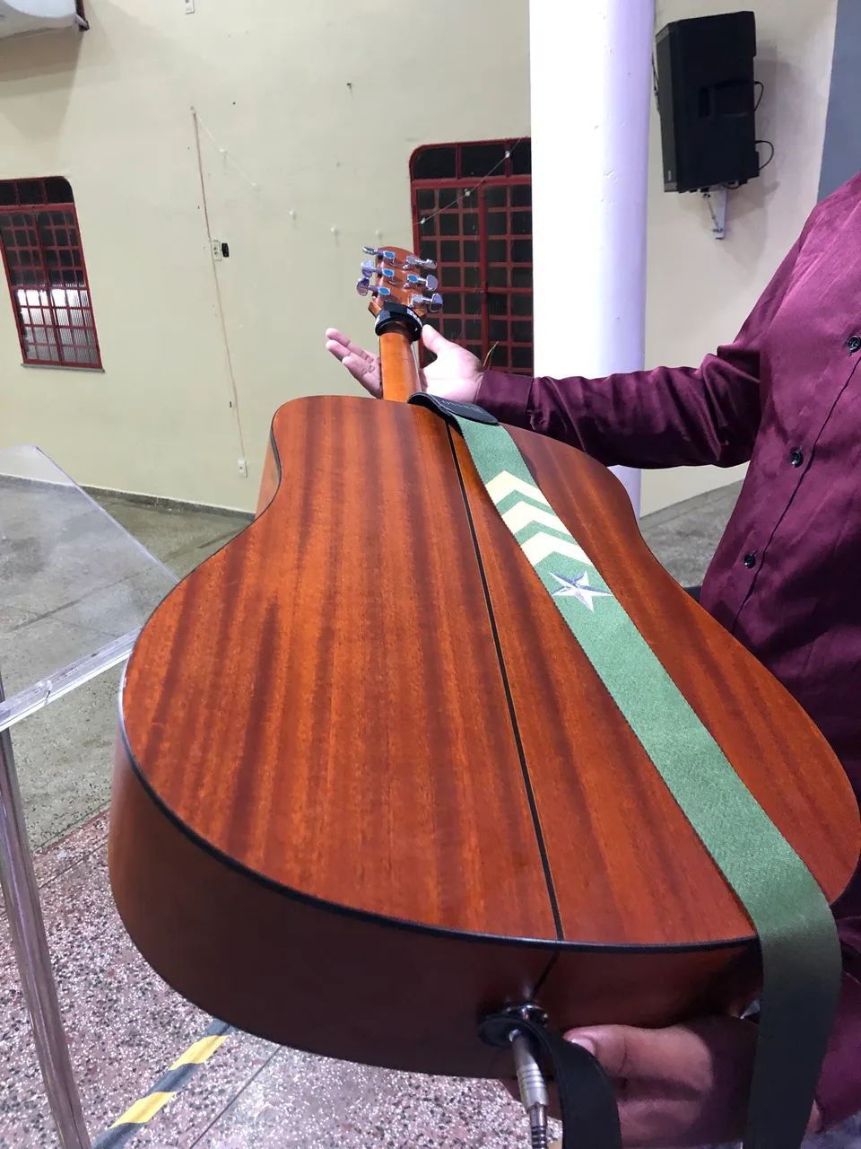VIOLÃO SEMINOVO  6X SEM JUROS NO CARTÃO DE CRÉDITO  - Foto 2