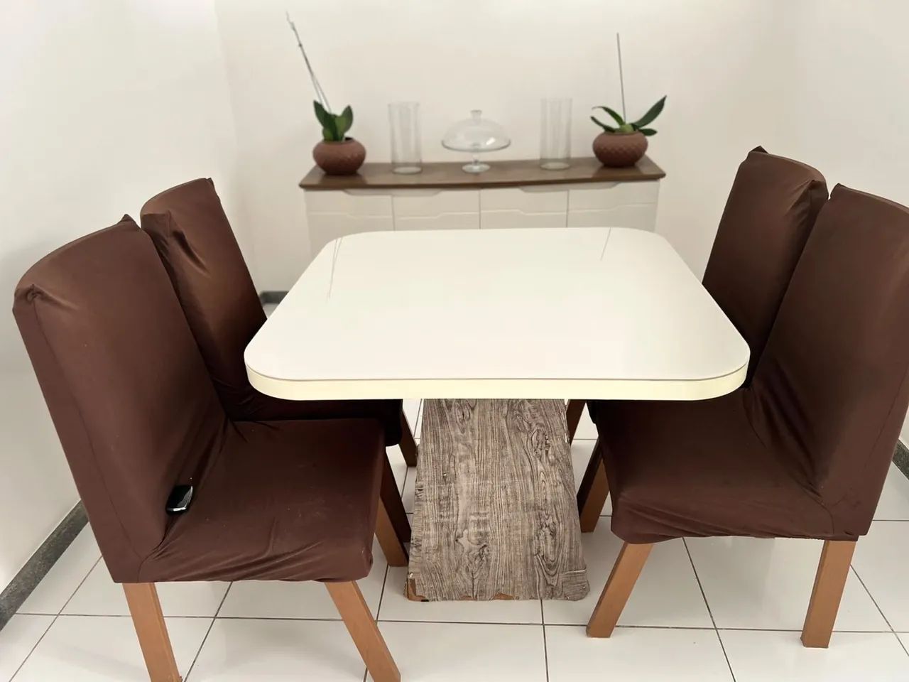 Mesa de jantar 4 cadeiras 