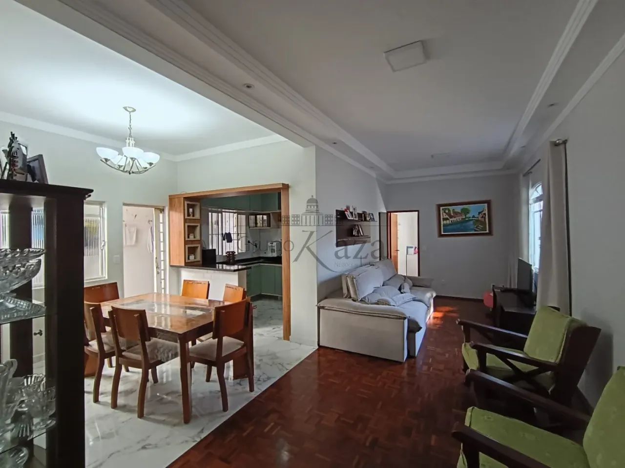 Casa com Edícula - Jardim Satélite - 3 Dormitórios - 158m².