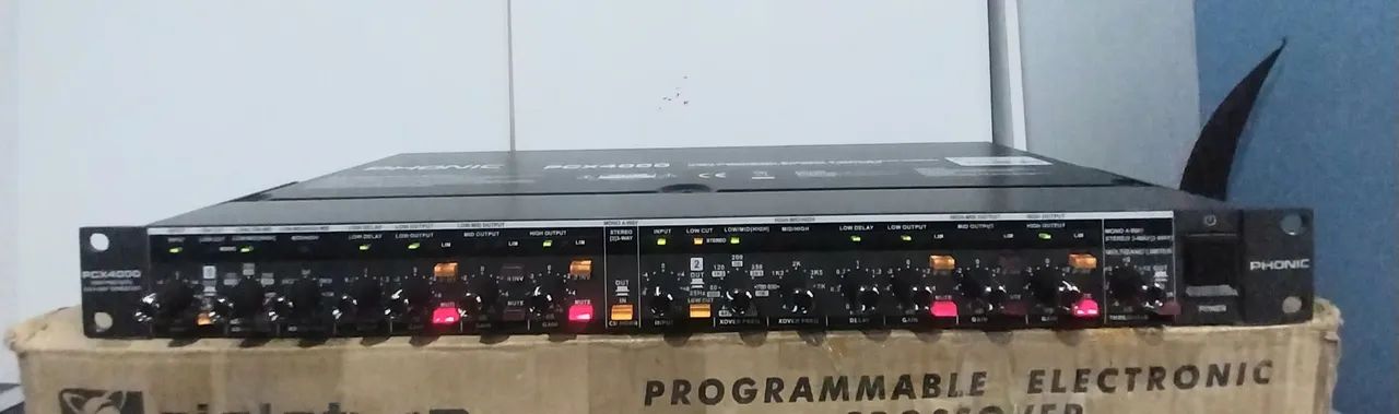 Crossover Phonic Pcx 4000