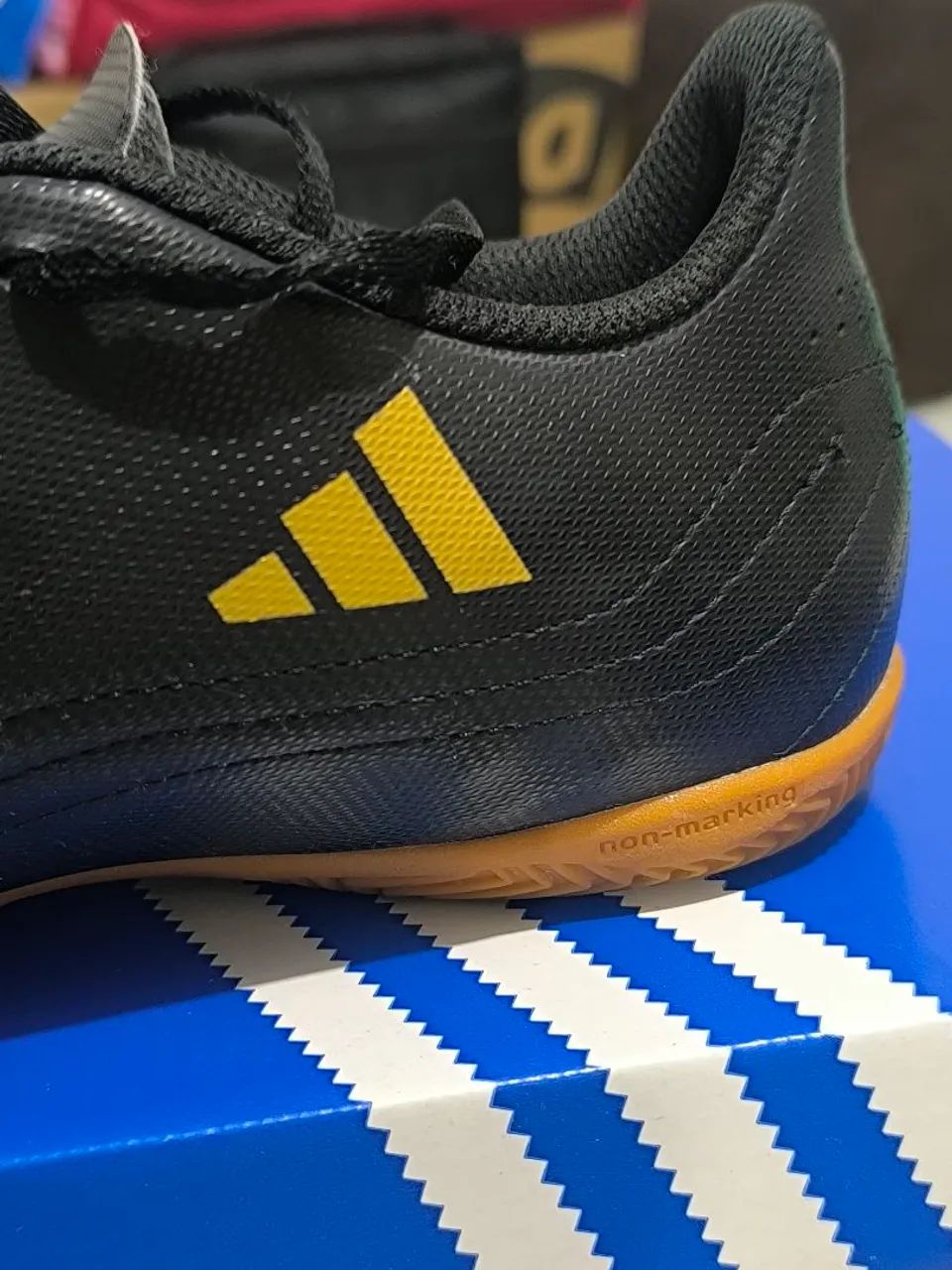 Chuteira futsal 