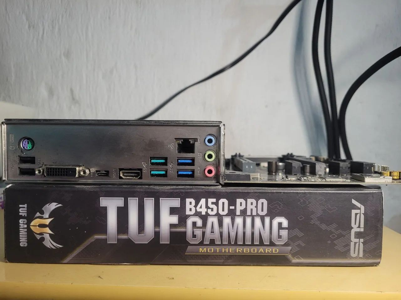 Placa mãe Asus TUF Gaming B450-Pro (com defeito) - Foto 2