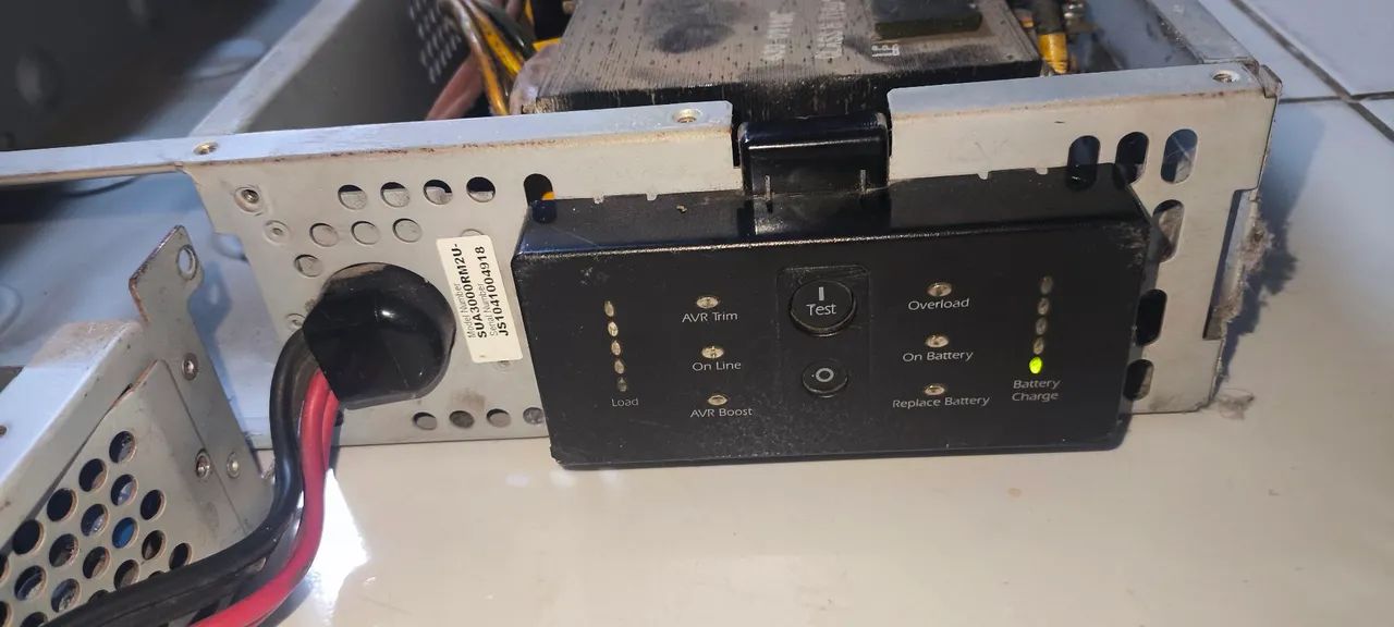 Nobreak APC 3000 VA