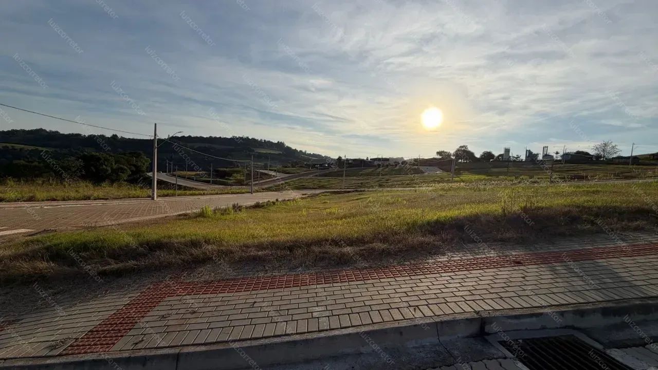 Terreno de Esquina - Foto 5