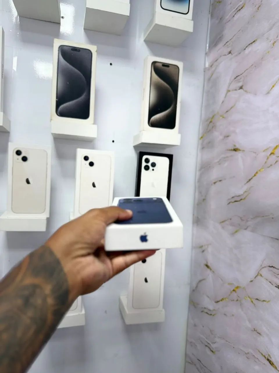 IPHONE 17 PRO MAX 256GB AZUL<br>R$ 8.850,00 - Foto 3