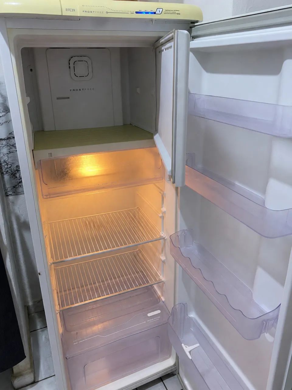 Vende-se geladeira Electrolux 