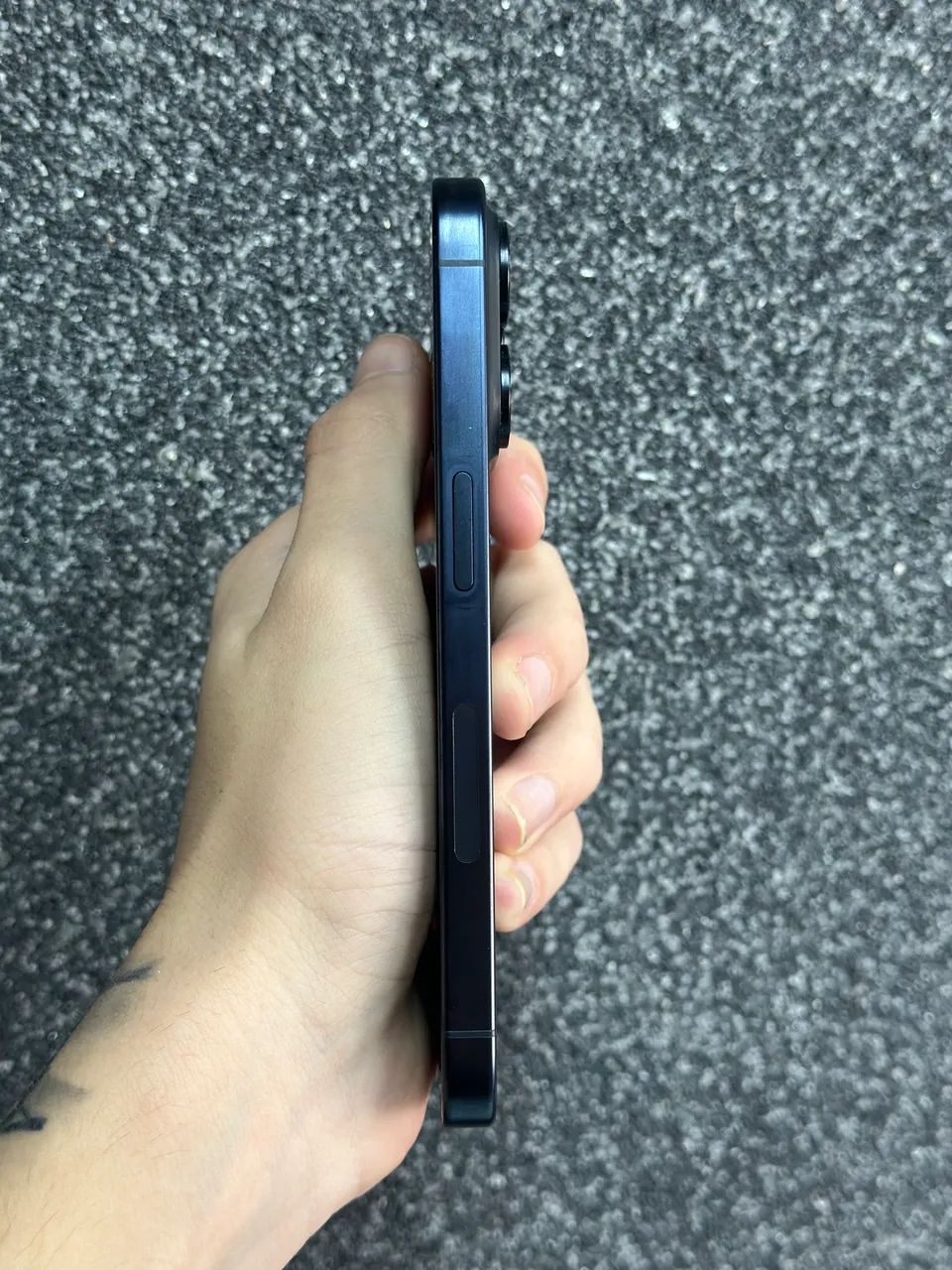 vendo iphone 15 pro  - Foto 2