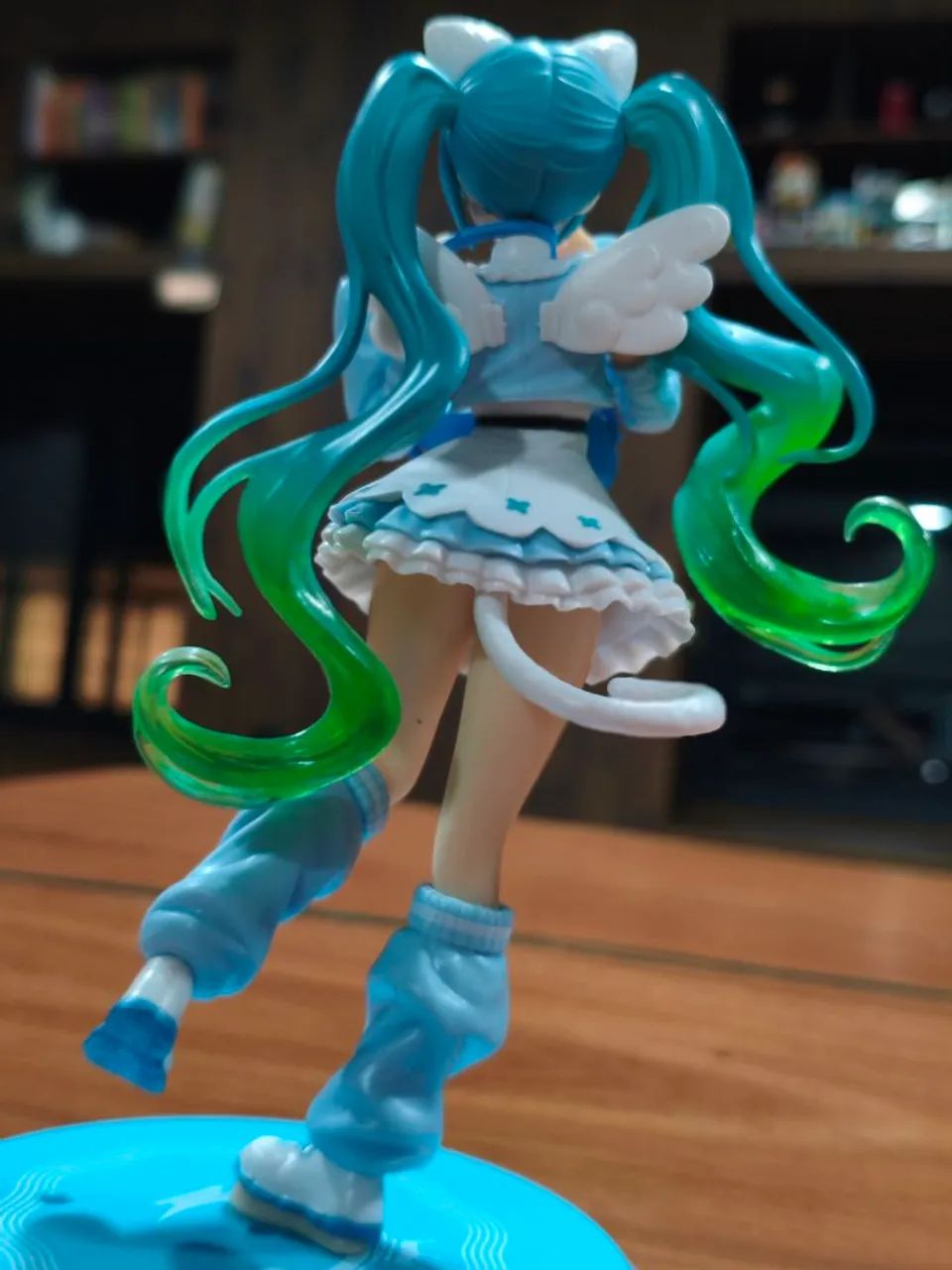 Figure da Hatsune Miku versão orelhas gatinho e bolsa. - Foto 4