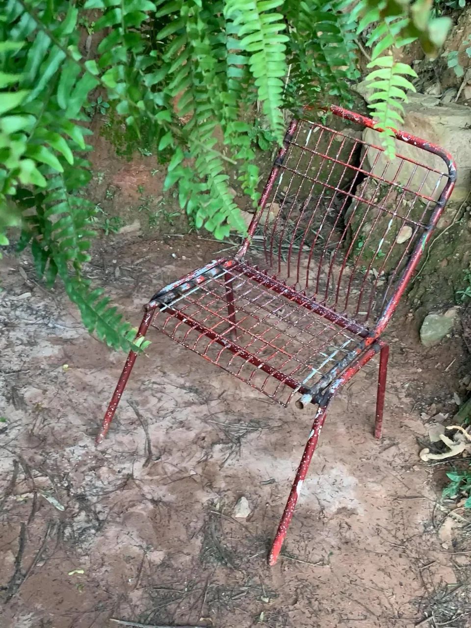 Cadeira antiga de ferro - Foto 2