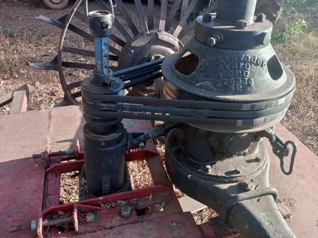 CONJUNTO TRATOR VALMET 85 E ROÇADEIRA DE ARRASTO. - Foto 3