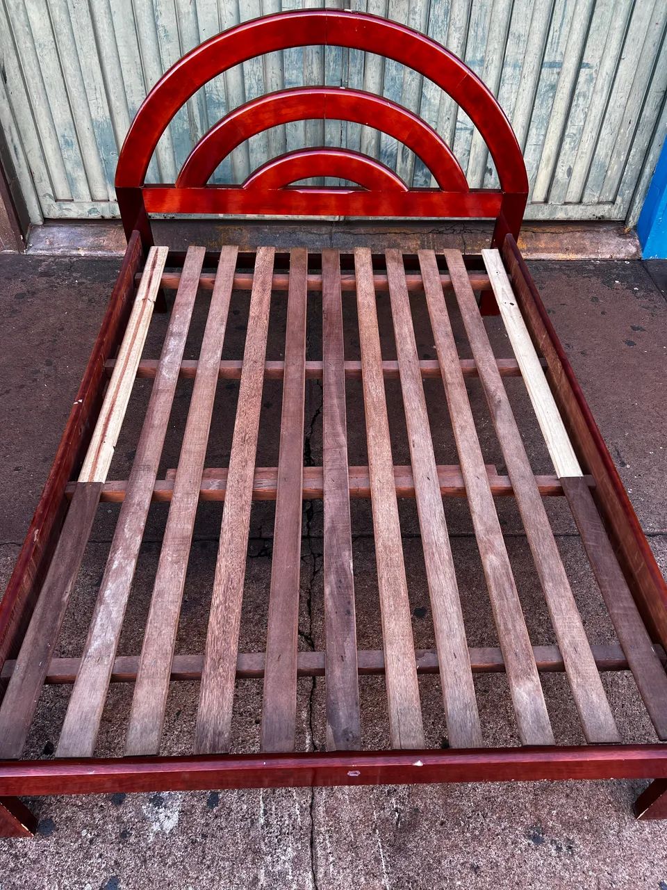 Cama de casal de madeira maciça - Foto 2