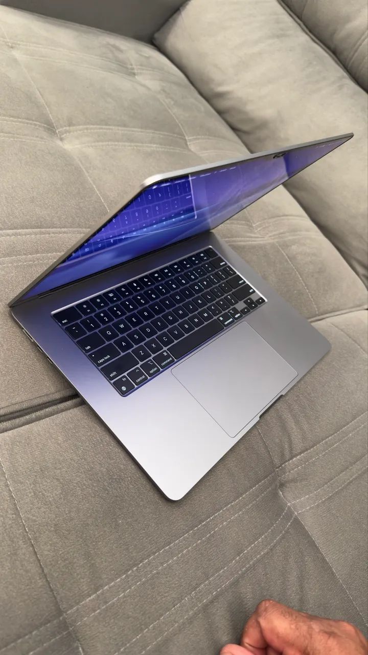 MacBook Air M3 2024 512GB SSD/16GB RAM 15.3Pol 