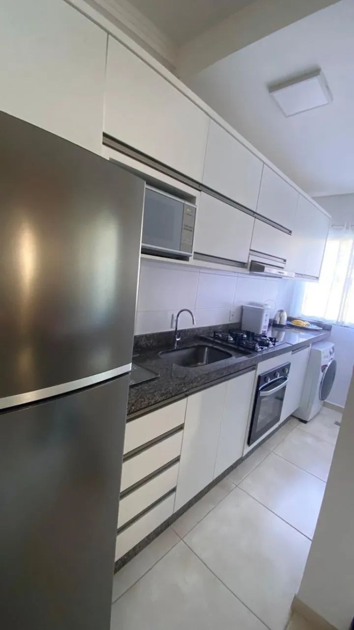 Apartamento na praia dos Ingleses 2 quartos semi mobiliado com 58m2 e garagem. - Foto 3