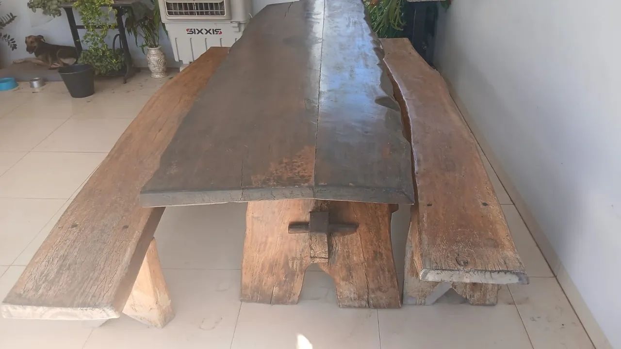 Vendo mesa de madeira maciça. - Foto 2
