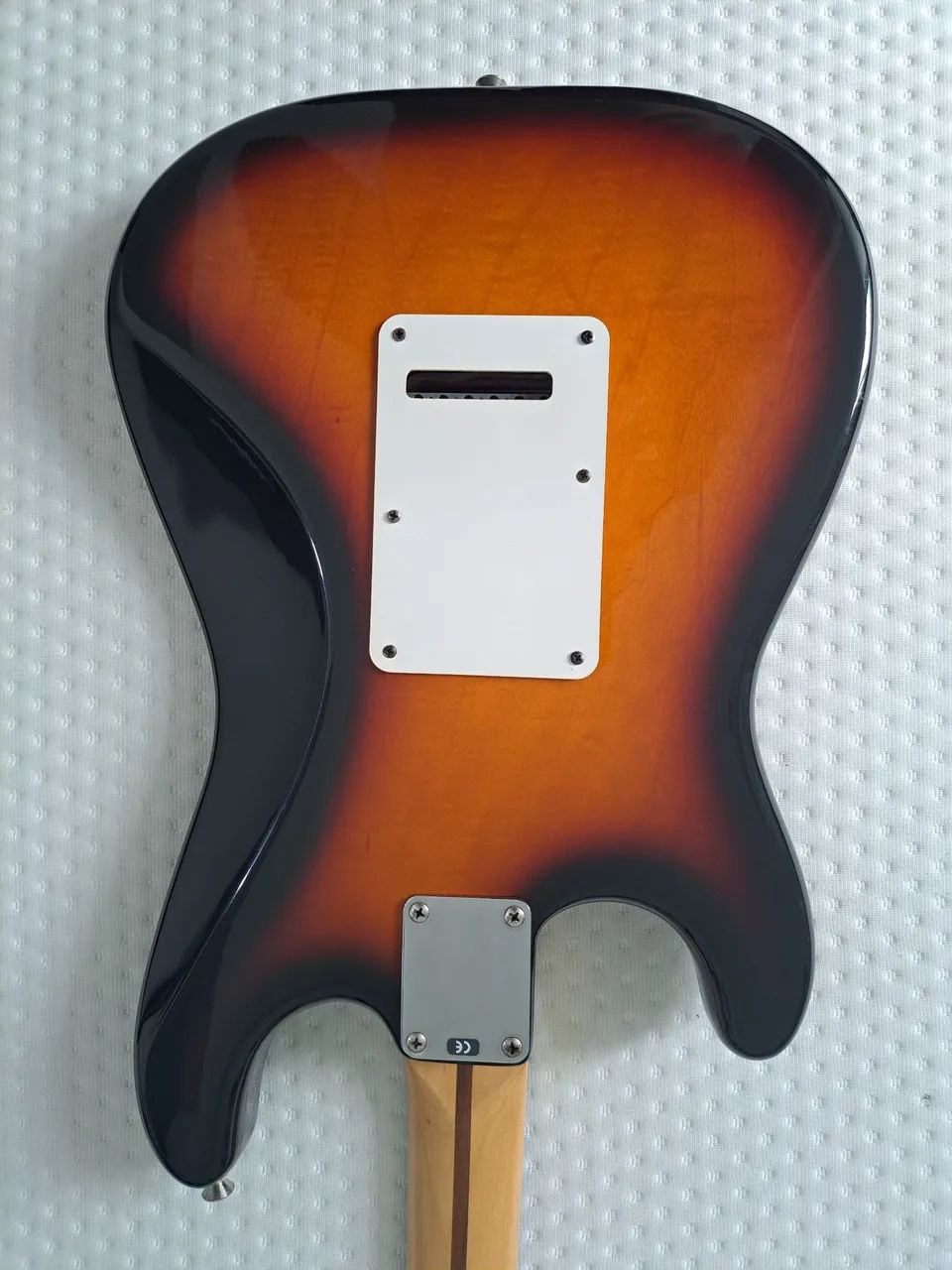 Guitarra Fender Stratocaster Standard 1999 - Foto 4