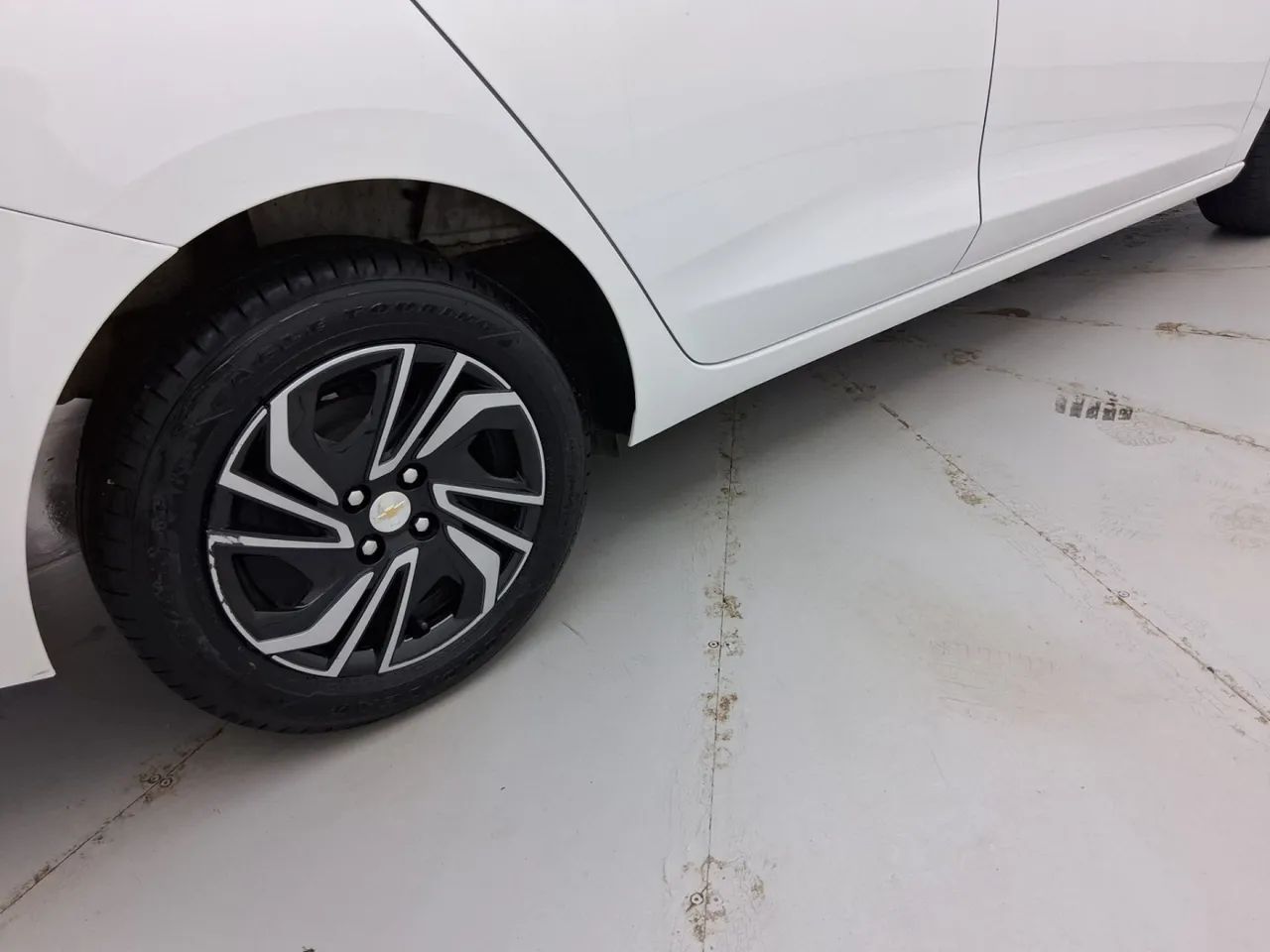 Chevrolet Onix Activ 1.4 8V Flex Aut. 4P, foto 14 de 18