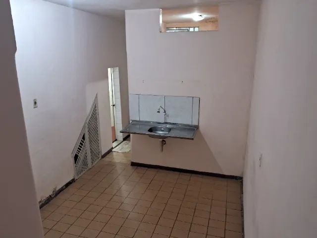 Apartamento pequeno e bem localizado  - Foto 5