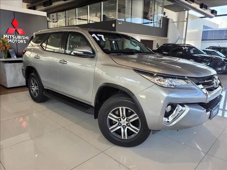 Toyota Hilux SW4 SR 4x2 2.7/ 2.7 Flex 16V Aut., foto 3 de 16