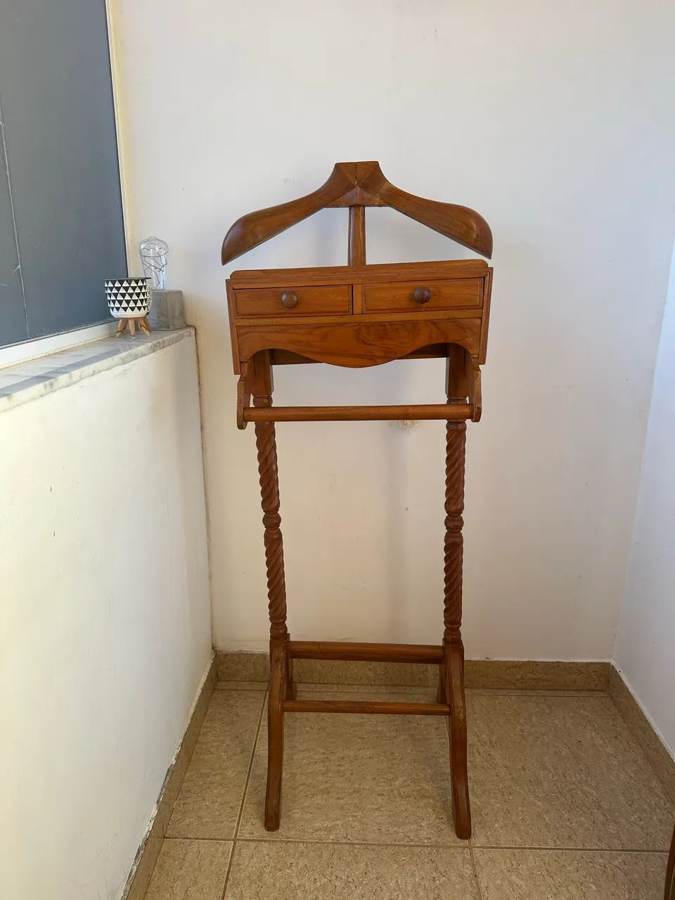 Cabideiro de madeira nobre, maciça estilo ingles