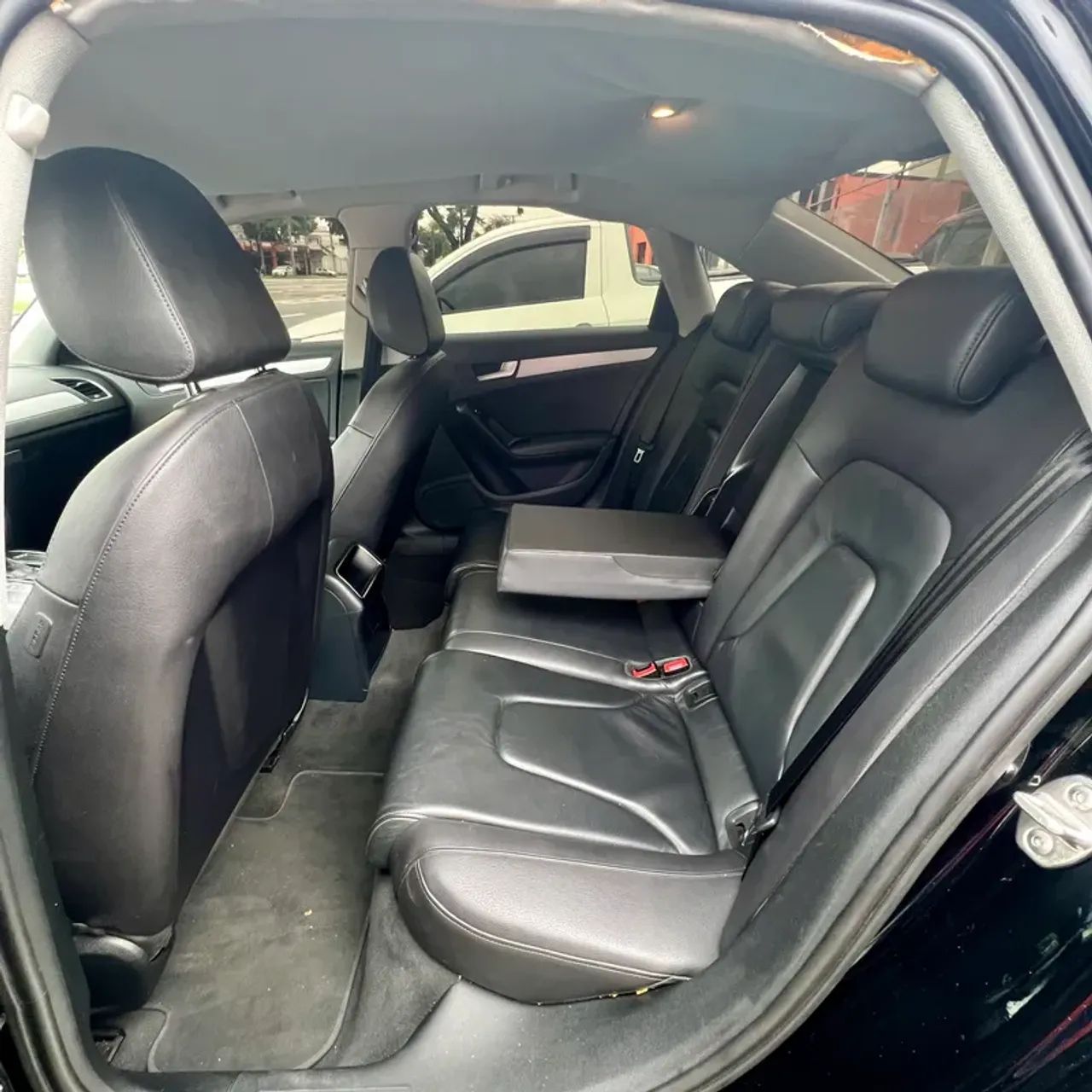 Audi A4 1.8 Tip./ Multitronic Turbo, foto 9 de 9