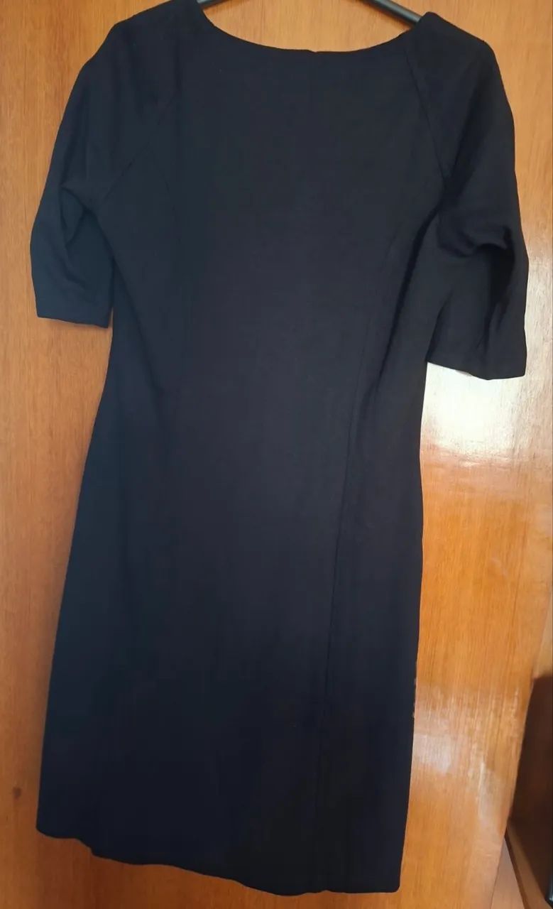 Vestido preto - Com mangas com detalhes de zíper 