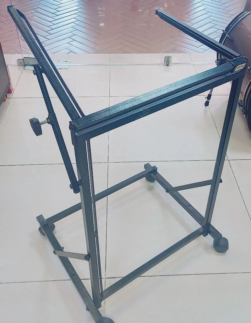Rack para mesa de som 