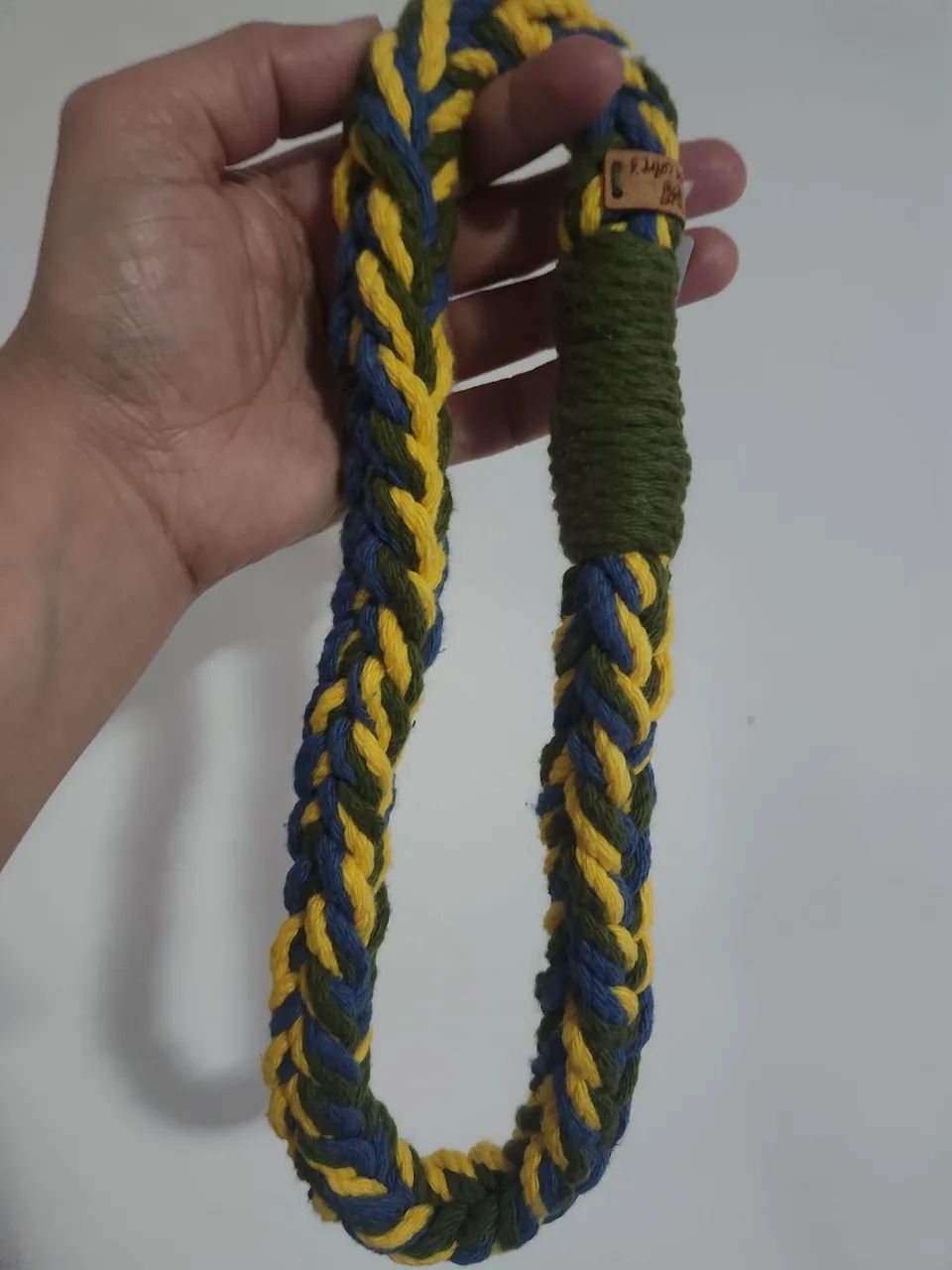 Colar tricolor em macramê  - Foto 2