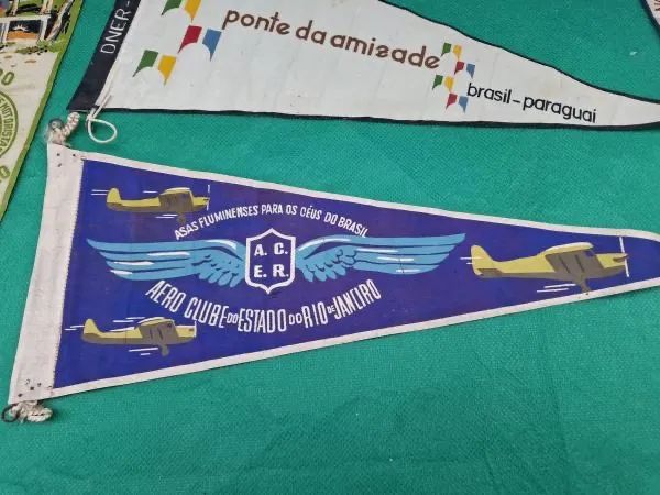 4 FLÂMULAS DE SEDA ANTIGAS ANOS 50 - Foto 4