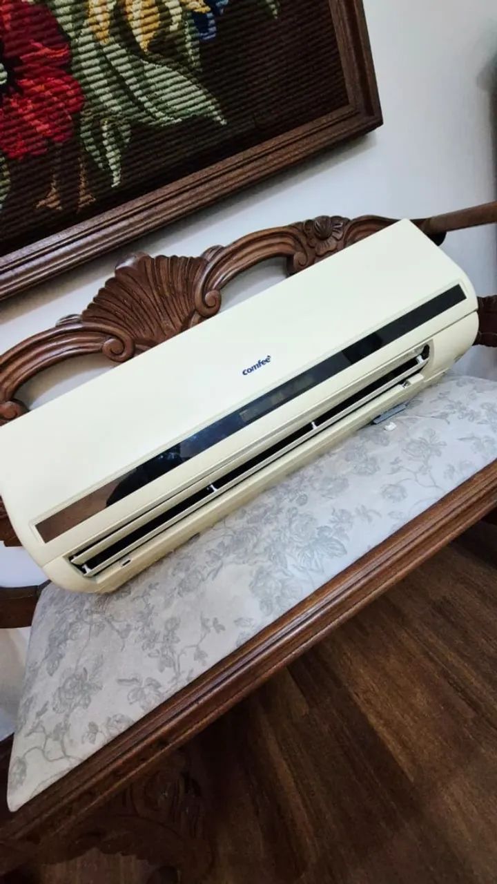 Ar Condicionado Comfee 12.000 BTU (com gás)
