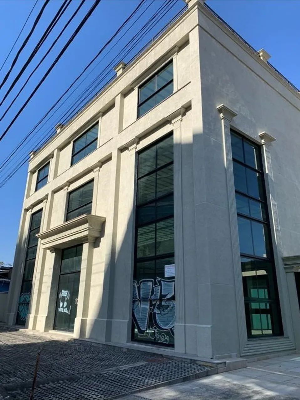 PRÉDIO COMERCIAL MONOUSUÁRIO | 2.200 m² | AO LADO DA AV. BRAZ LEME