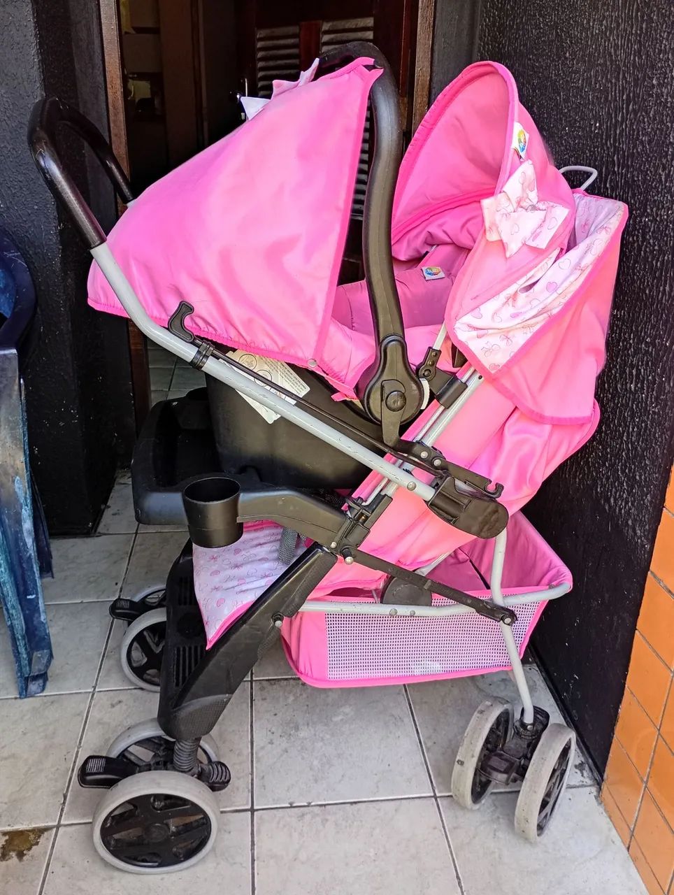 Carrinho e bebê conforto feminino  - Foto 2